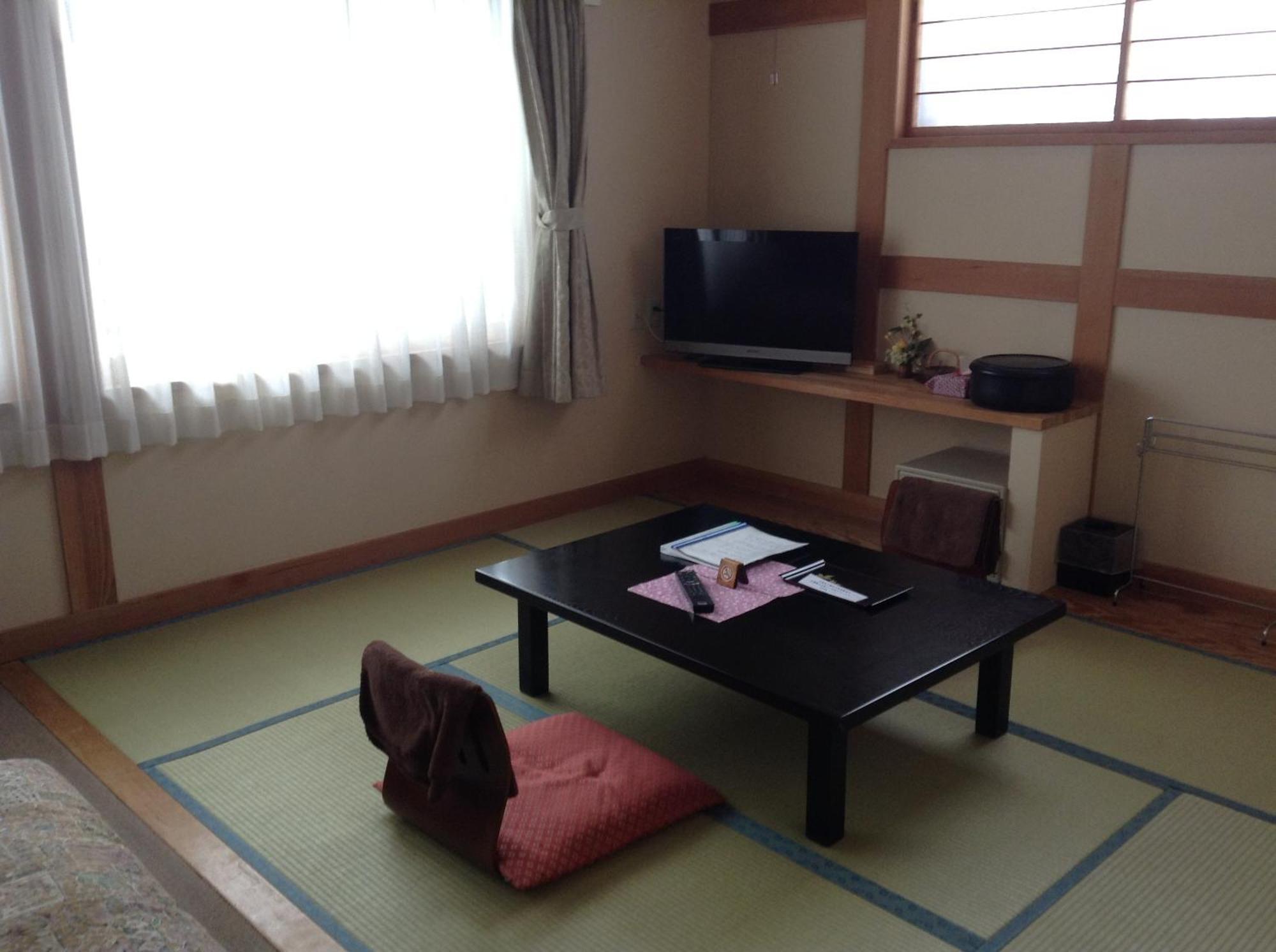 Minamiya 山とねこと遊ぶ宿 みなみ家 Hakuba Ngoại thất bức ảnh
